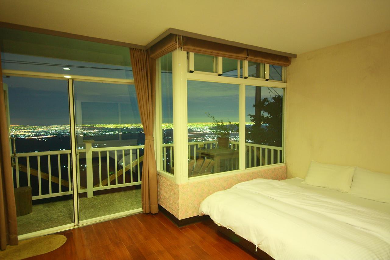 Sky Lounge B&B Zhushan Exteriör bild