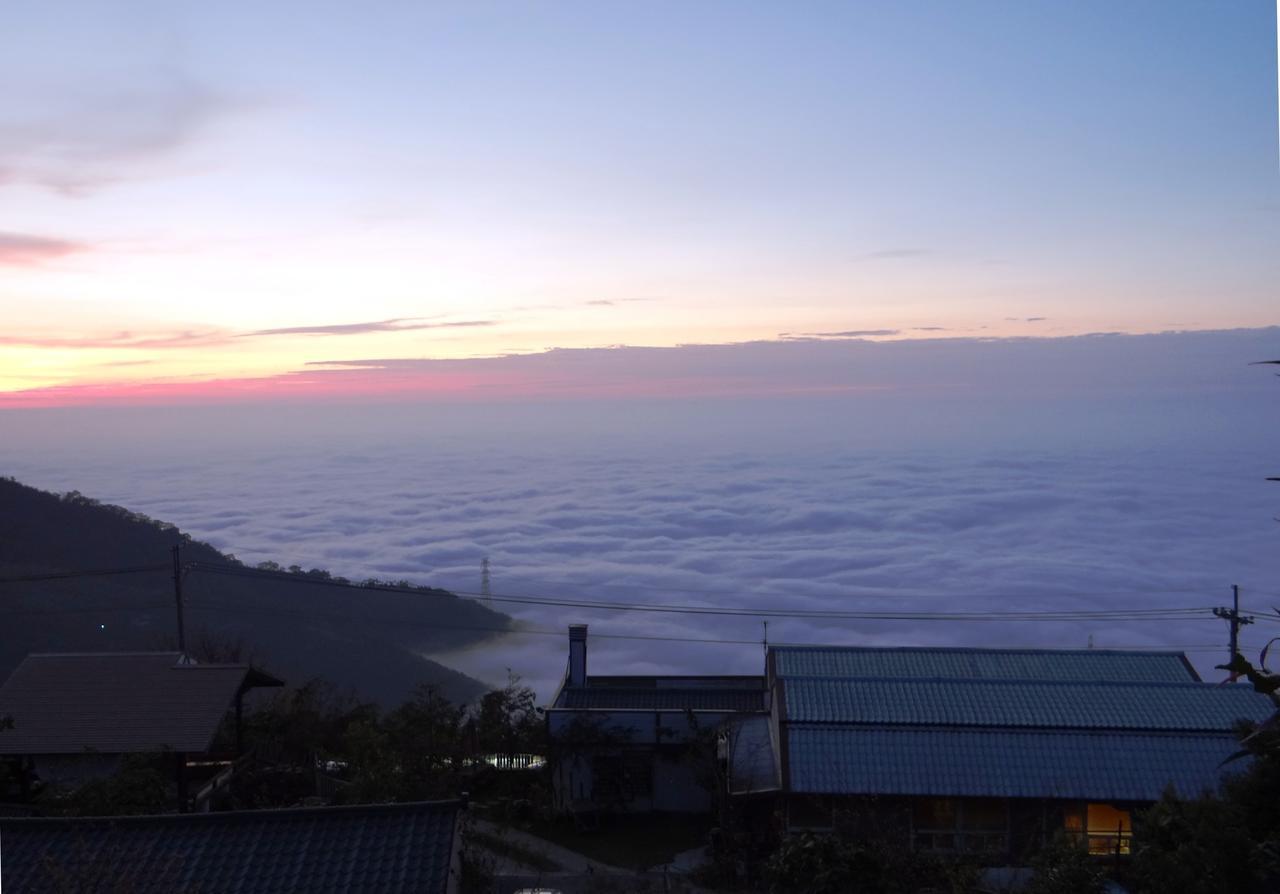 Sky Lounge B&B Zhushan Exteriör bild