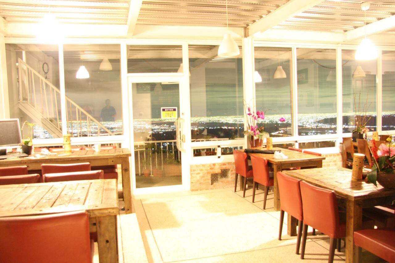 Sky Lounge B&B Zhushan Exteriör bild