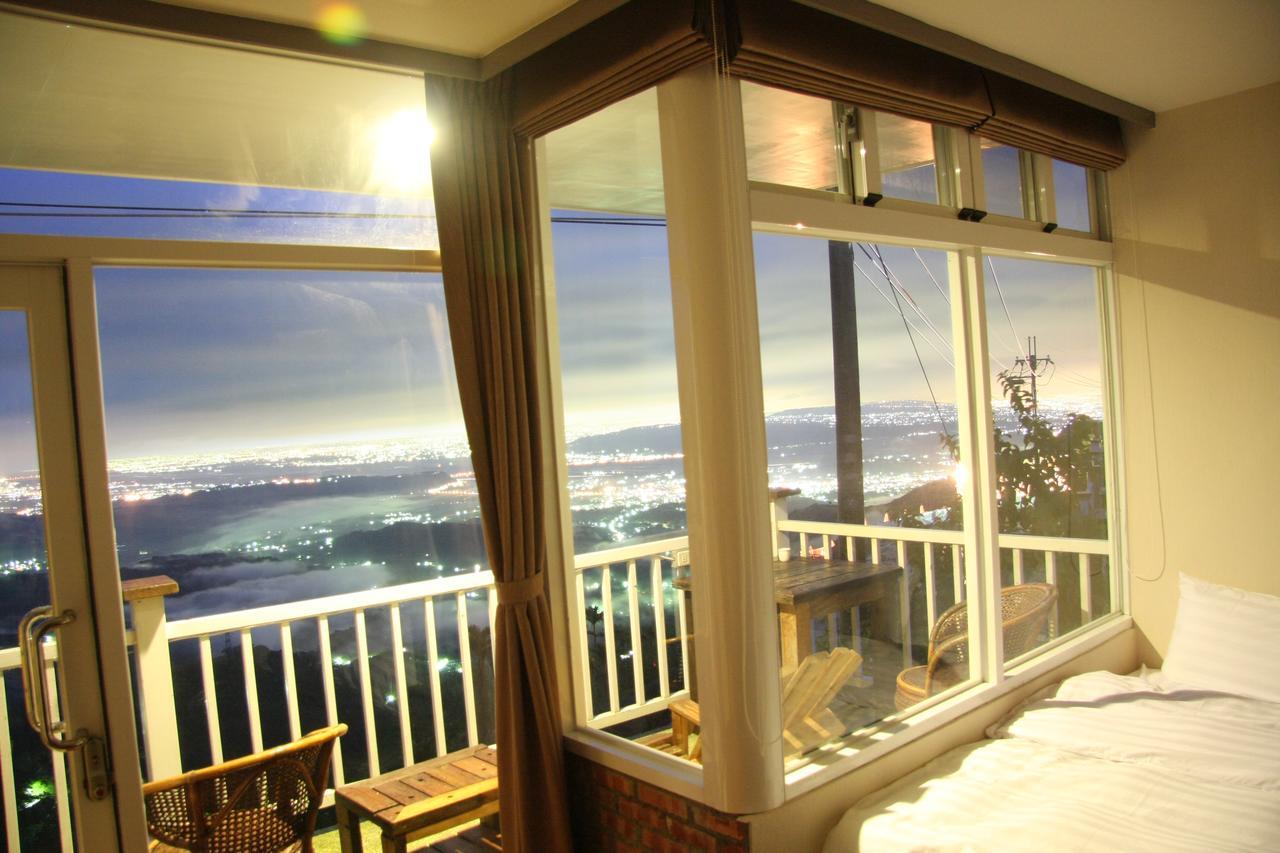Sky Lounge B&B Zhushan Exteriör bild