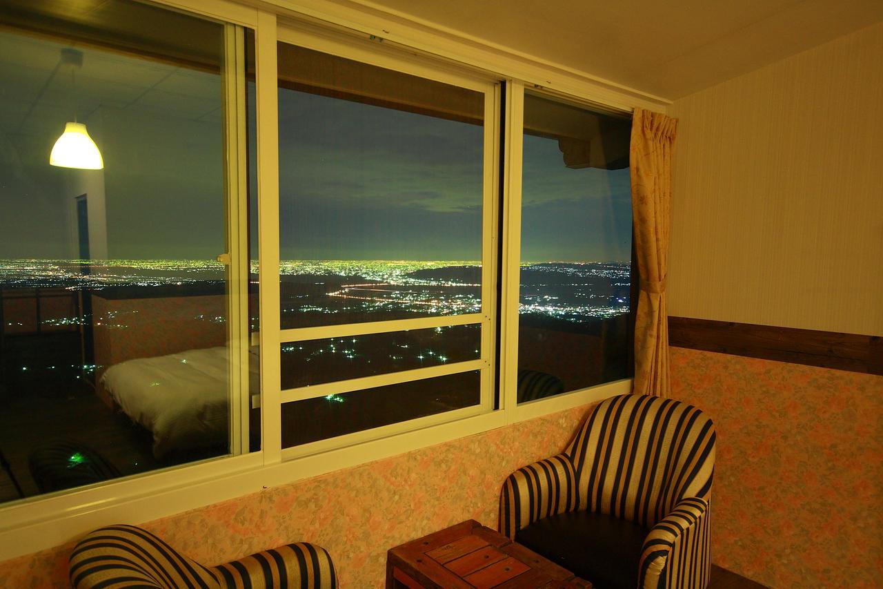 Sky Lounge B&B Zhushan Exteriör bild