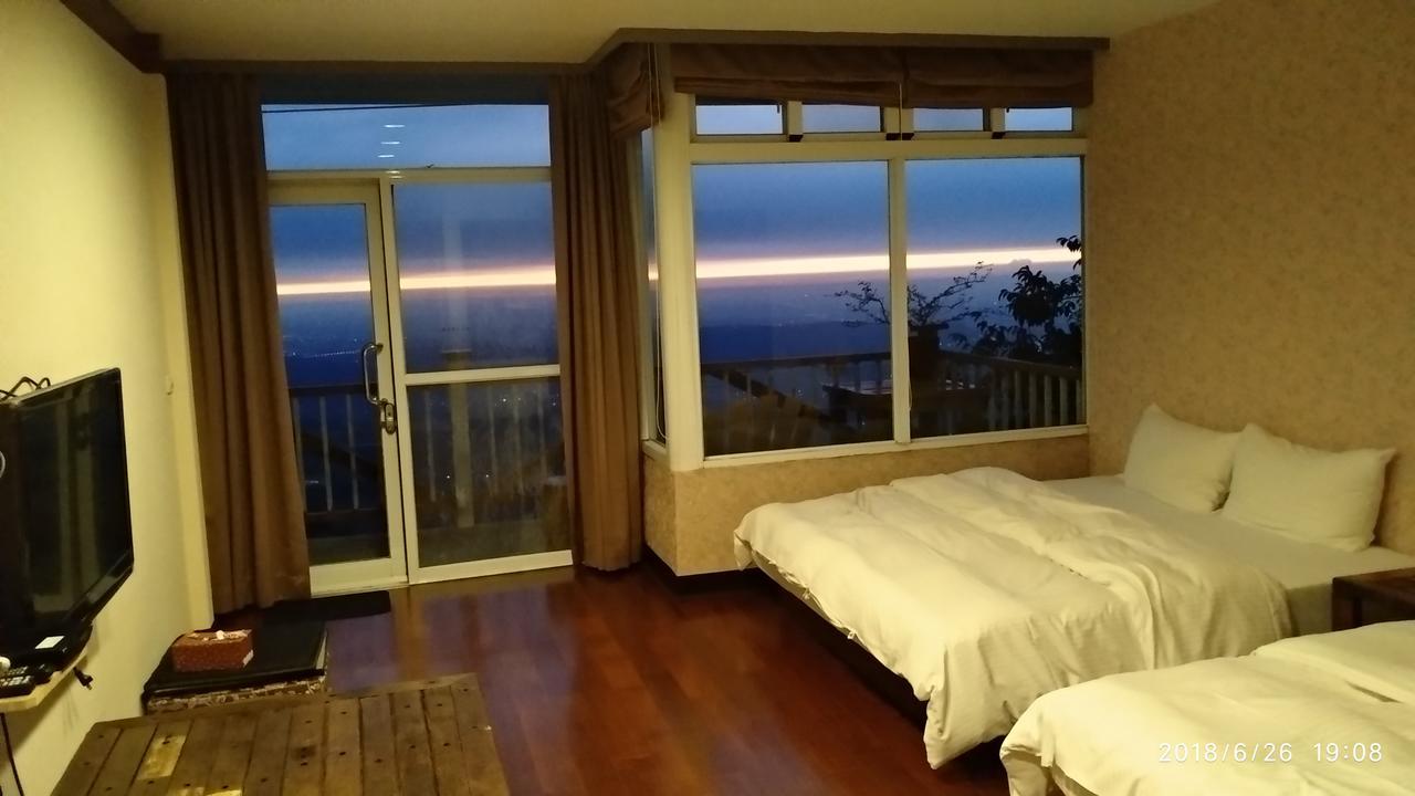 Sky Lounge B&B Zhushan Exteriör bild