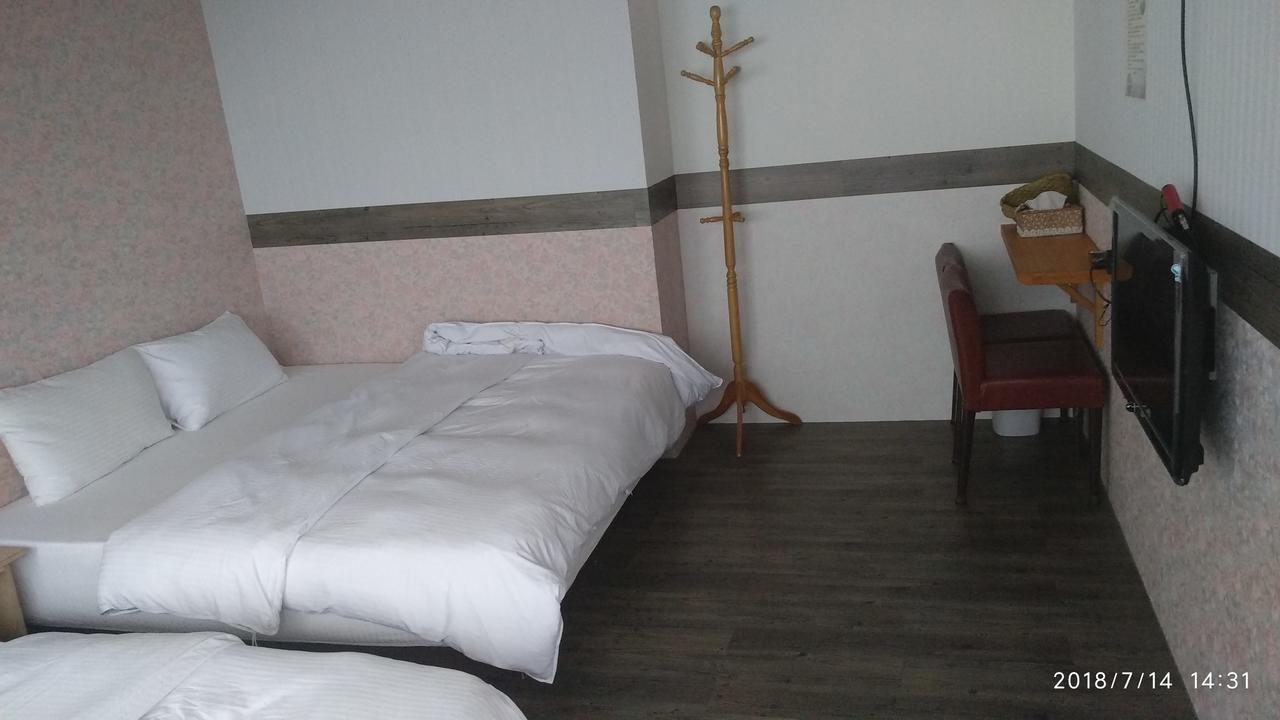 Sky Lounge B&B Zhushan Exteriör bild